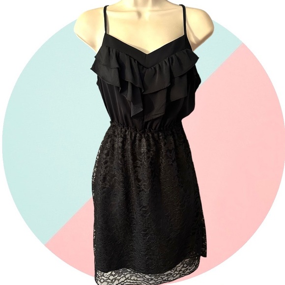 Xhilaration Dresses & Skirts - Xhilaration Lace Black Dress Medium